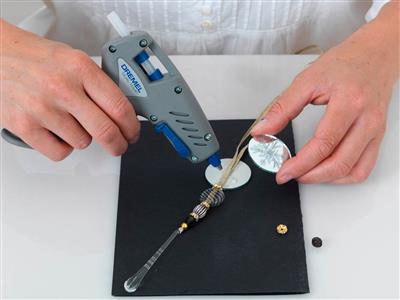 Kit De Pistola De Pegamento De 2 Temperaturas, Con 18 Accesorios, Ref.930 Dremel - Imagen Estandar - 2