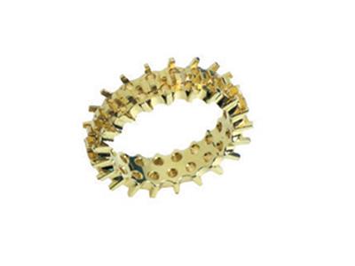 Alianza Engastada Con Mltiples Garras Desplazadas, 2 Hileras, Oro Amarillo De 18k. Ref.402