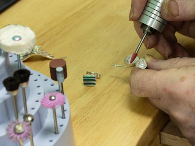 Muela Abrasiva De Caucho Con Cono Montado, Marrón, Grano Fino, 4,30 X 12 mm, N.º 704, Eve - Imagen Estandar - 3