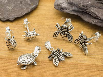 Pendientes De Corchete En Plata De Ley Con Diseño De Abeja - Imagen Estandar - 3